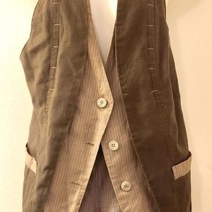 Amimale vest and pant set